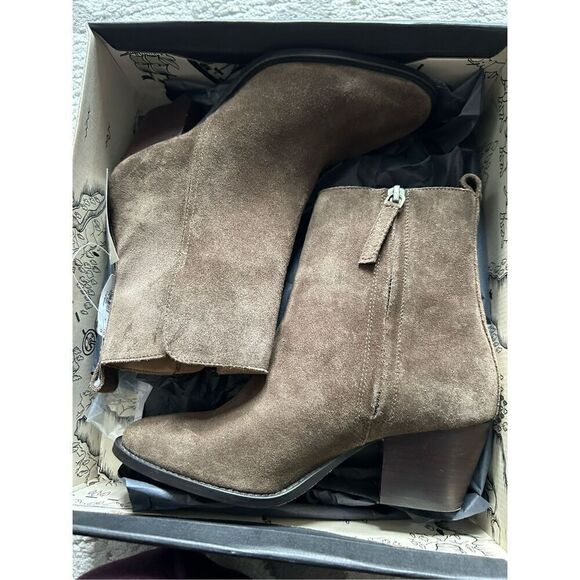 Banana republic booties western like Olive/brown color size 6 real suede - Picture 5 of 7